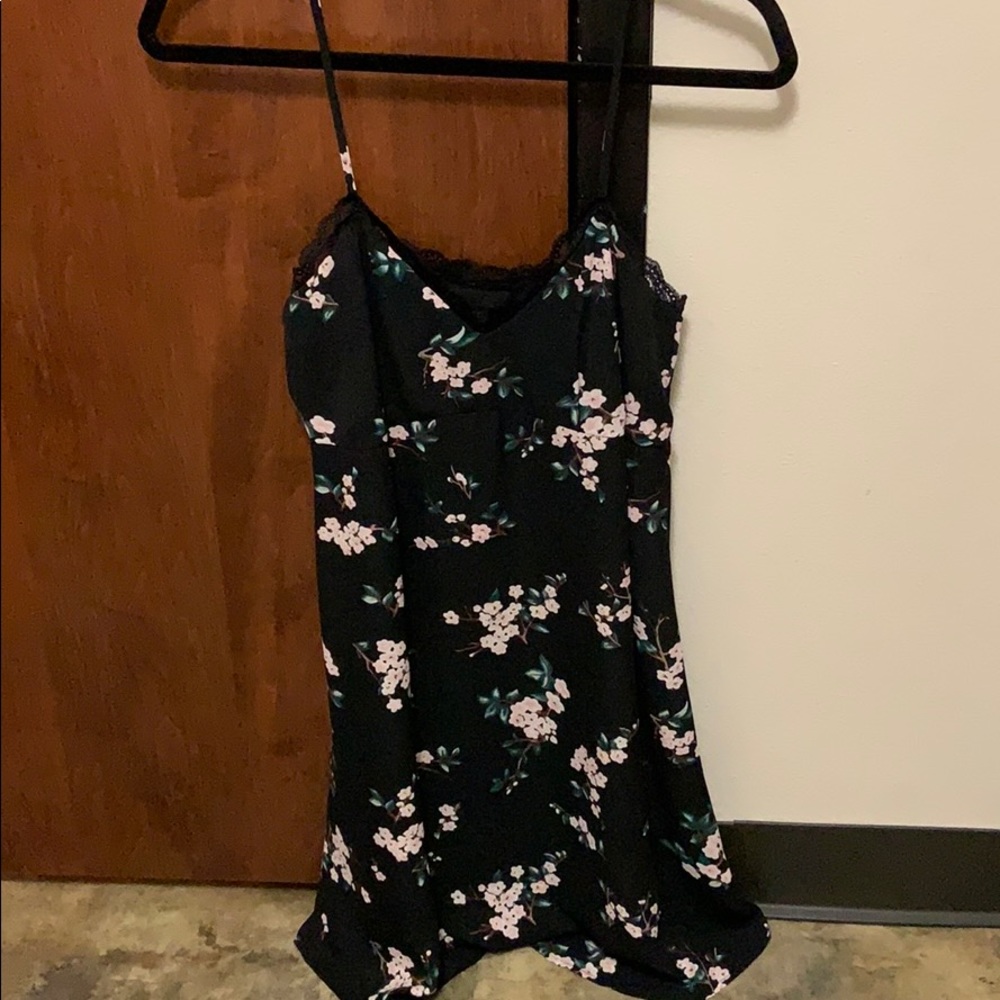 Floral black lace trim dress